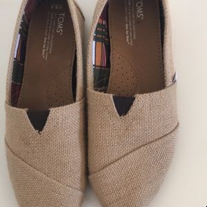 Women’s TOMS size 9.5
